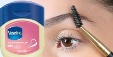 para que sirve la vaselina en las cejas